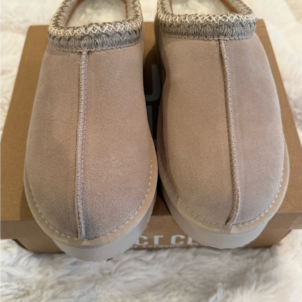 Elegant Tan Suede Ankle Booties